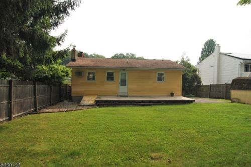 12 Tobyhanna Trl, Hopatcong NJ  07843-1024 exterior