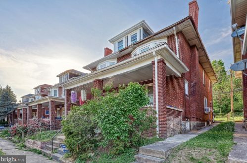 1846 Holly St, Harrisburg PA  17104-1241 exterior