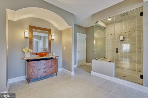 40280 Spectacular Bid Pl, Leesburg VA  20176-7173 exterior