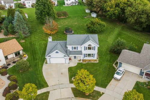 2315 Finch Ct, Waukesha, WI 53189-7735