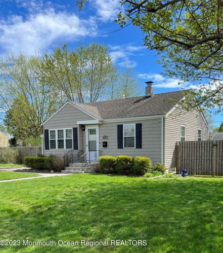 118 Peach St, Tinton Falls, NJ 07724-2620