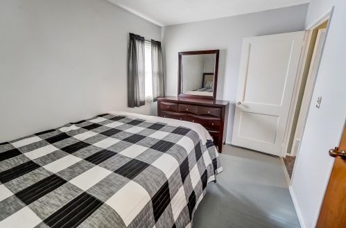 914 Barker Dr, Springfield OH 45505-2712 exterior