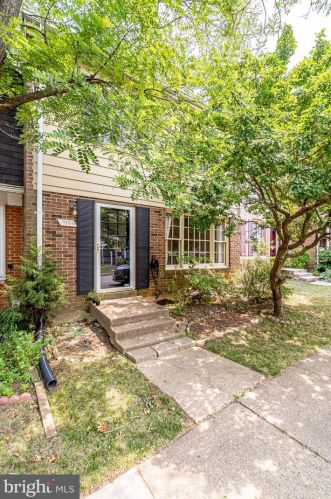 5919 Kara Pl, Springfield VA  22015-3339 exterior
