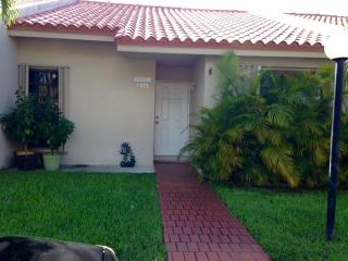 6118 147th Pl, Miami, FL 33193-2422