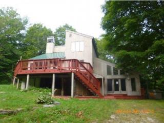 206 Prior Dr, Sherburn, VT 05751-9304