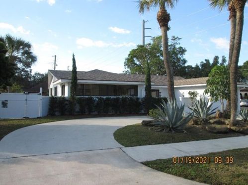 254 Evergreen Dr, West Palm Beach, FL 33403-3410
