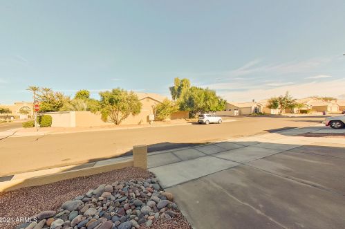 5791 Ross Dr, Chandler, AZ 85226-6824