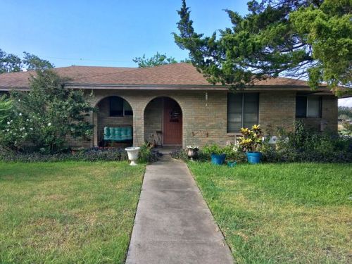 202 Llano Dr, Portland, TX 78374-1231