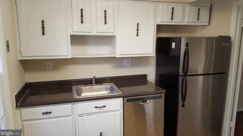 5931 Kara Pl, Springfield VA  22015-3359 exterior