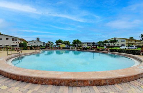 78 Dorchester D, West Palm Beach, FL 33417-1434