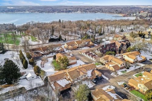709 Lake Shore Dr, Lake Geneva, WI 53147-9587
