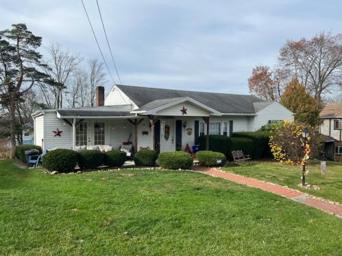 1616 Thorpe St, New Castle PA  16101-5144 exterior