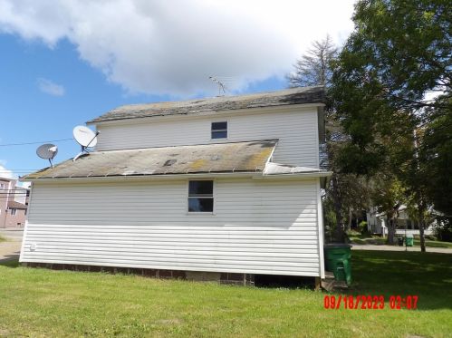 114 Mercer St, Linesville, PA 16424-9604