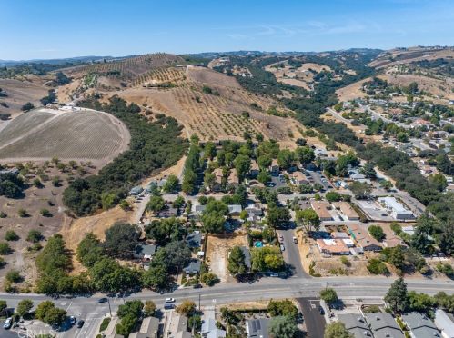 143 Vine St, Lake Nacimiento CA  93446-3736 exterior