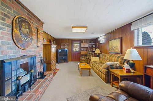 7612 Pollen St, Lorton VA  22079-1636 exterior