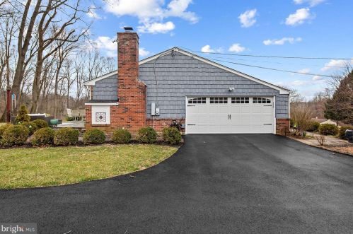 105 Ivy Ln, Glen Mills PA  19342-1319 exterior