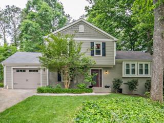 6105 Ivy Ridge Rd, Raleigh, NC 27612-2820