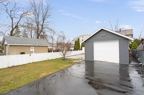 17 Woodside Ave, Little Falls NJ  07424-1315 exterior