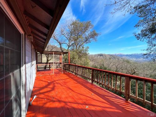 7820 Lakeside Dr, Ukiah CA  95482-9425 exterior