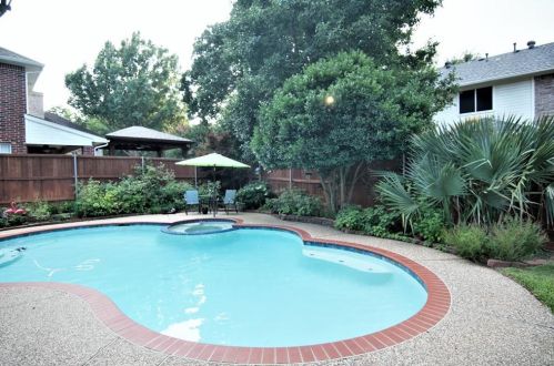 2012 Shumard Ln, Lewisville TX  75028-7621 exterior