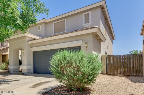 8423 Hamster Ln, Tolleson, AZ 85353-8950
