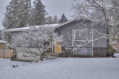 11325 Wall St, Spokane WA  99218-2653 exterior