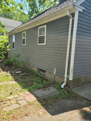 236 Housatonic Dr, Milford, CT 06460-4940