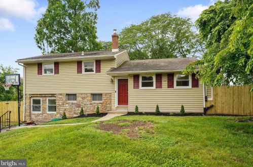 1151 Wayfield Dr, Norristown, PA 19403-3645