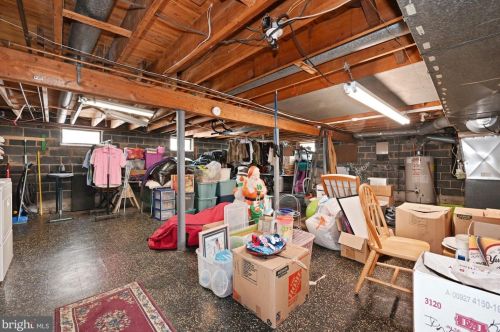 210 Wayne Dr, Riverton NJ  08077-3843 exterior