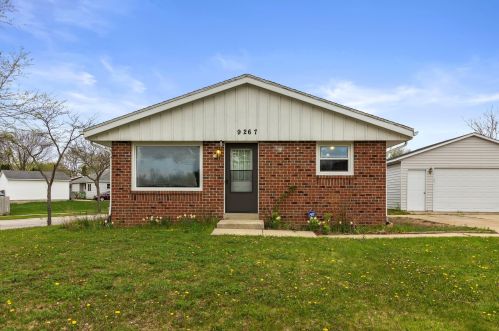 9267 Burbank Ave, Milwaukee, WI 53224-1322