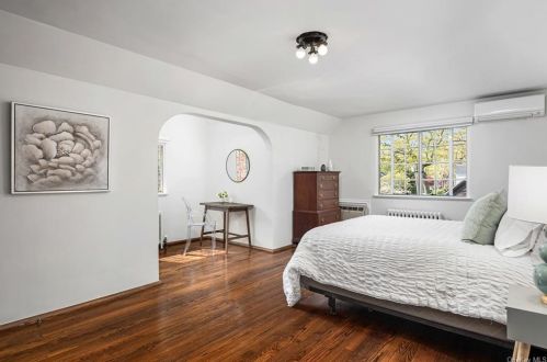15 Kingsbury Rd, New Rochelle NY  10804-4718 exterior