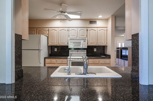 9536 Briarwood Cir, Sun City, AZ 85351-1328
