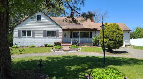 926 Sterling Pl, Babylon, NY 11704-1616