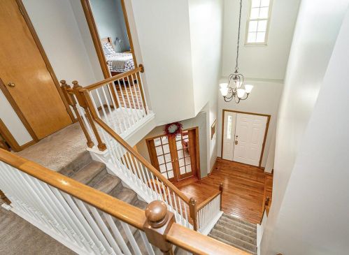 2960 Wynridge Dr, Darbydale OH  43123-8706 exterior