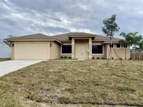 1890 Penrose Ave, Fort Pierce, FL 34953-5131