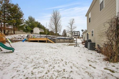 401 Highview Dr, Bellefontaine OH  43311-9145 exterior