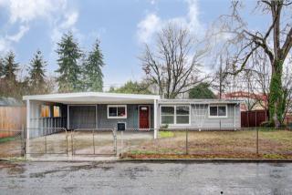 10128 Villa Ln, Lakewood, WA 98499-2312