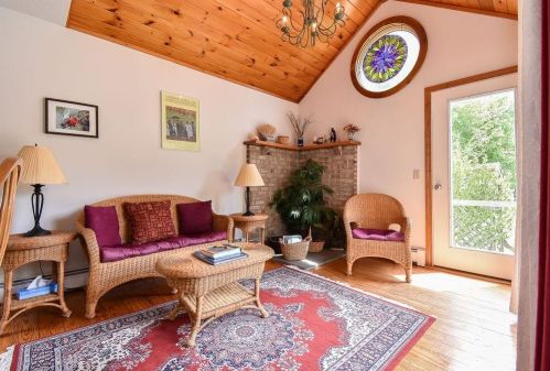 38 Noble St, South Kingstown RI  02882-3941 exterior