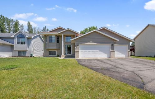 561 Sunwood Park Dr, Saint Cloud, MN 56387-1815