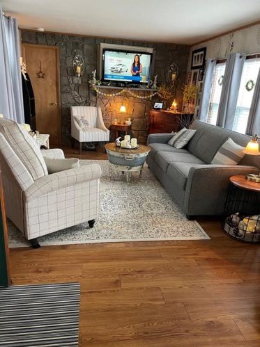 5 Krzak Rd, North Kingstown RI  02852 exterior