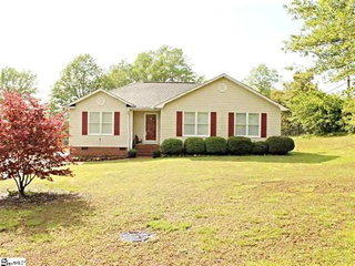 121 Fairview Pl, Greer, SC 29651-6027