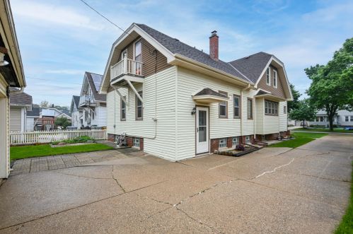 2141 59, Milwaukee WI 53219-1549 exterior