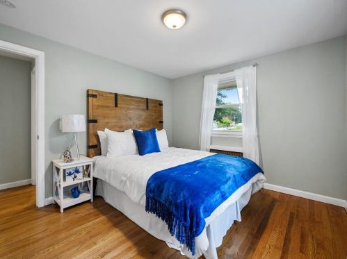 91 Windsor Park Dr, Coventry RI  02816-5353 exterior