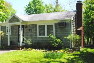 71 Washington Ave, Greenport, NY 11944-1116
