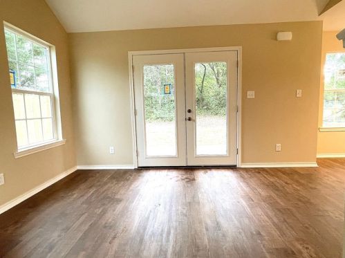 447 Hart St, West Mineola, TX 75773-2524