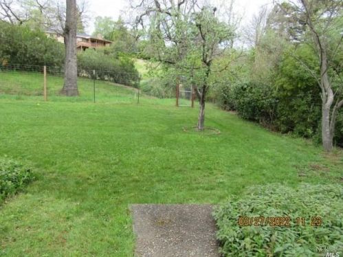 930 Live Oak Ave, Ukiah CA  95482-3733 exterior