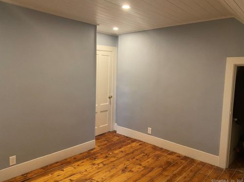 4 Bishop Ct, United States Coast Guard Ac CT  06320-5601 exterior