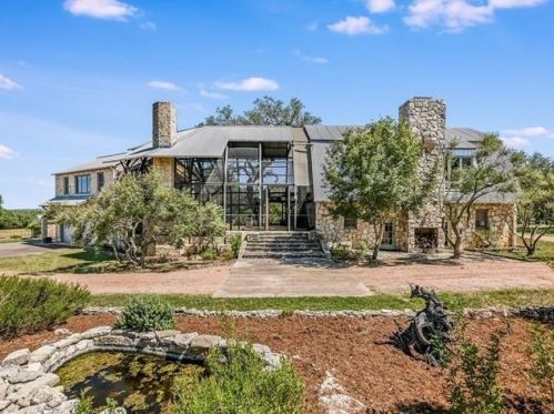1672 Mckinney Loop, Blanco, TX 78606-5185