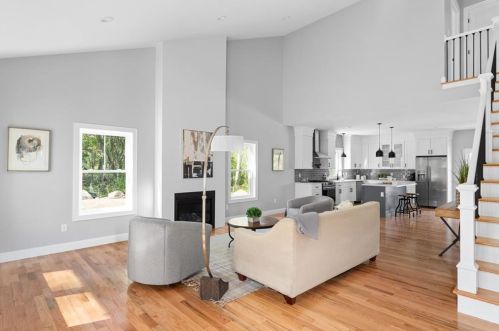 186 Diamond Hill Rd, Hopkinton, RI 02804-1103