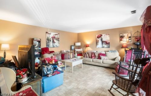 107 River Rd, Nutley NJ  07110-1953 exterior